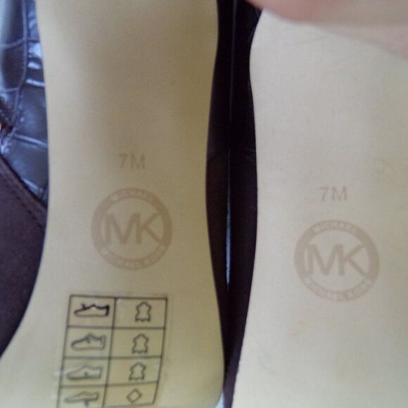 Michael Kors suede ankle booties 7 - Picture 9 of 10